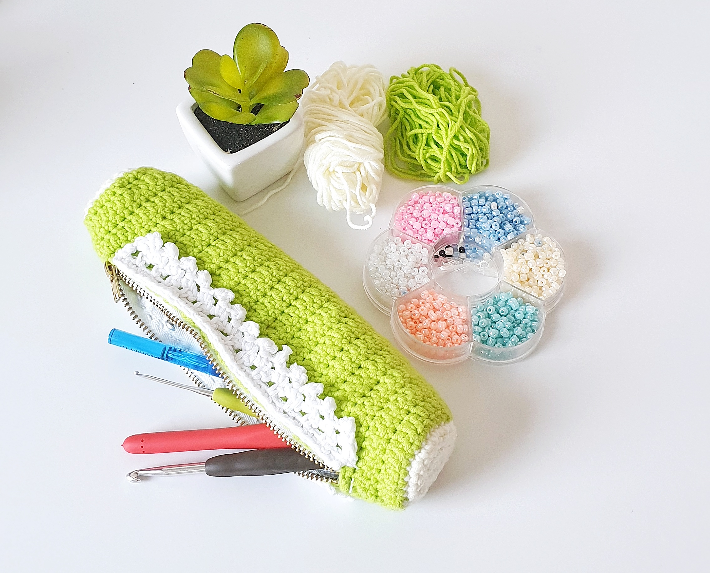Crochet Hook or Pencil Case with Cotton Yarn- Free Pattern