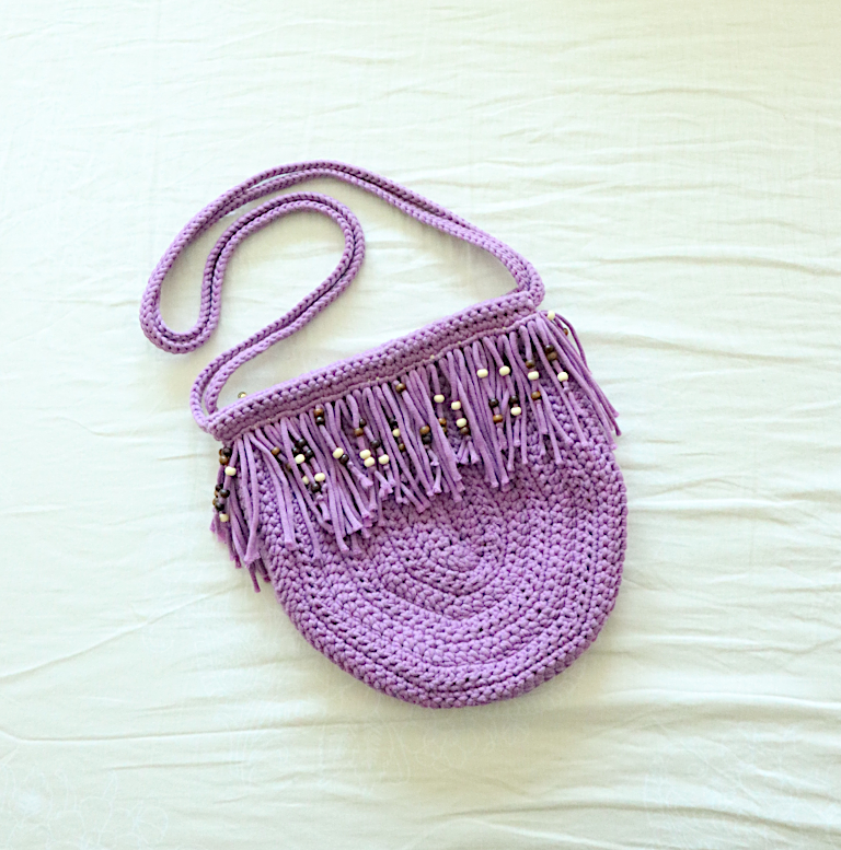 U-Rock Minimalist Crochet bag with fringes (2)